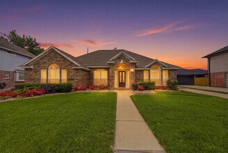 Building Photo - 1722 Pecan Crossing Dr