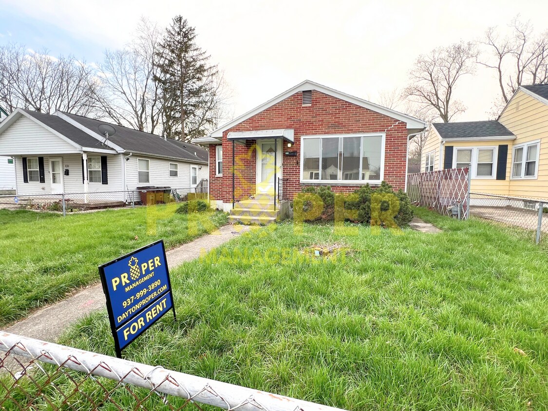 Primary Photo - 2 bedrooms 1 bathroom house