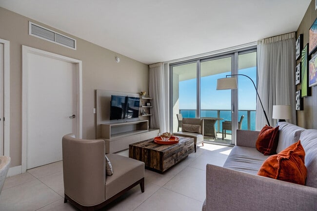 Building Photo - 4011 S Ocean Dr