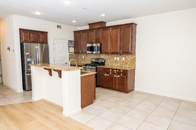 Building Photo - 859 Gary Lee King Common