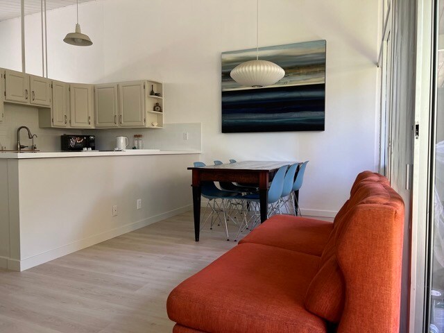 Building Photo - 135 Greenmeadow Way