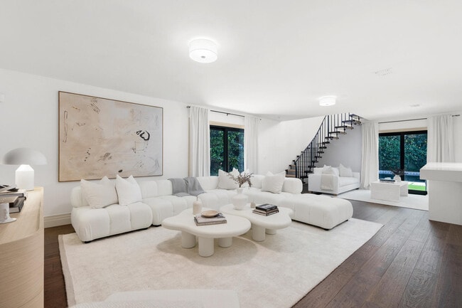 Foto del edificio - 1435 N Ocean Way