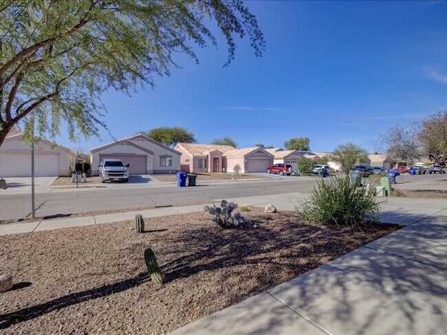 Building Photo - West side 3 Bedroom 2 Bathroom, freshly up...