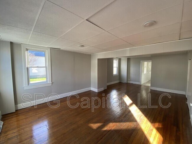 Foto del edificio - 1340 W College Ave