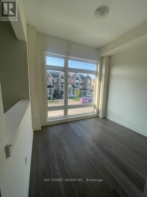 Photo du bâtiment - 131 Farooq Blvd