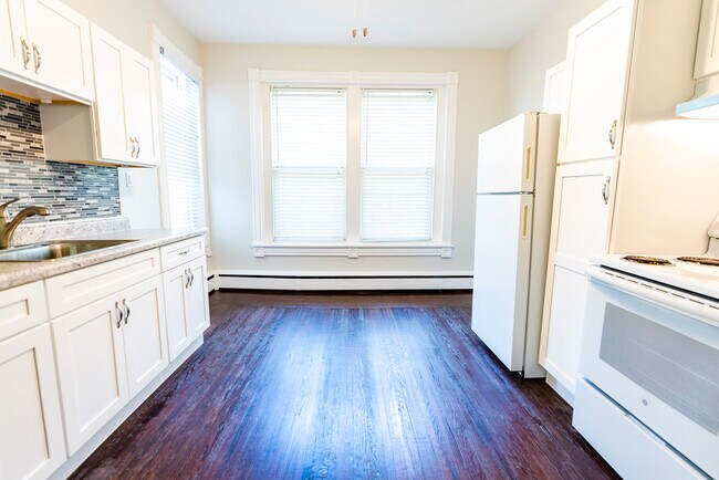 Photo - 200 Windsor St Apartment