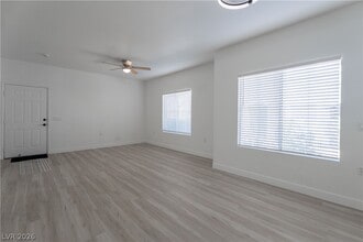 Building Photo - 10245 S Maryland Pkwy