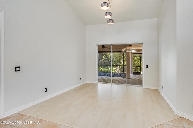 Building Photo - 129 Signature Dr