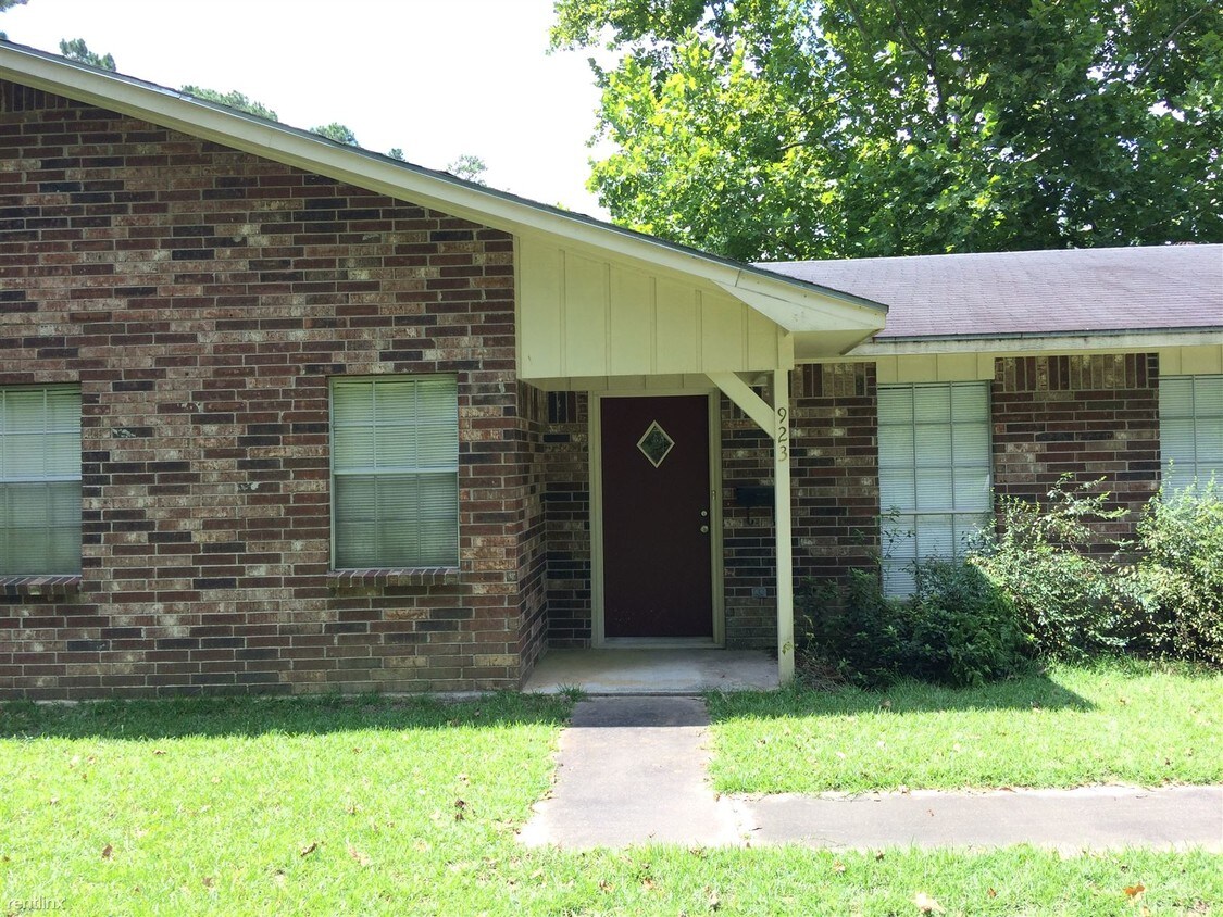 Primary Photo - 923 N Nellius St