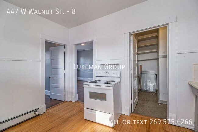 Foto del edificio - 447 W Walnut St