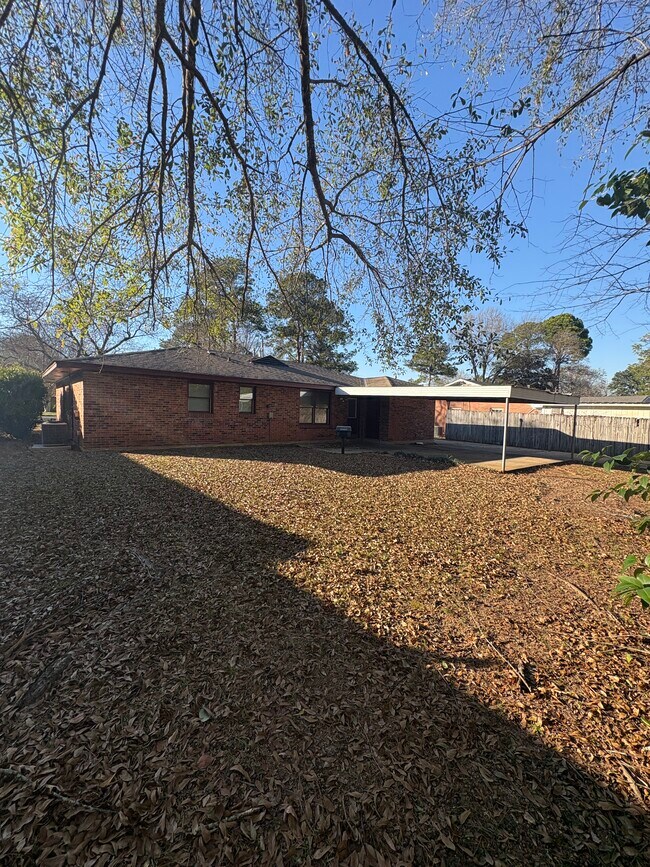 Building Photo - 439 E Rutgers Loop