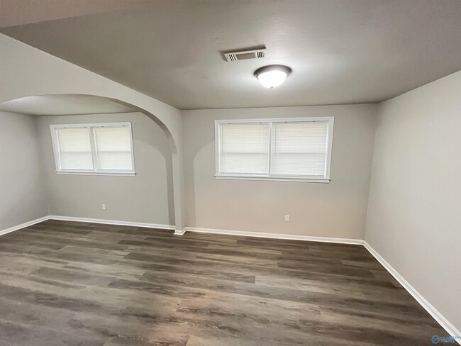 Building Photo - 4708 Dahlia Dr NW