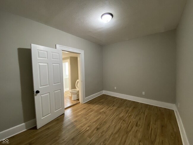 Foto del edificio - 2356 Stuart St