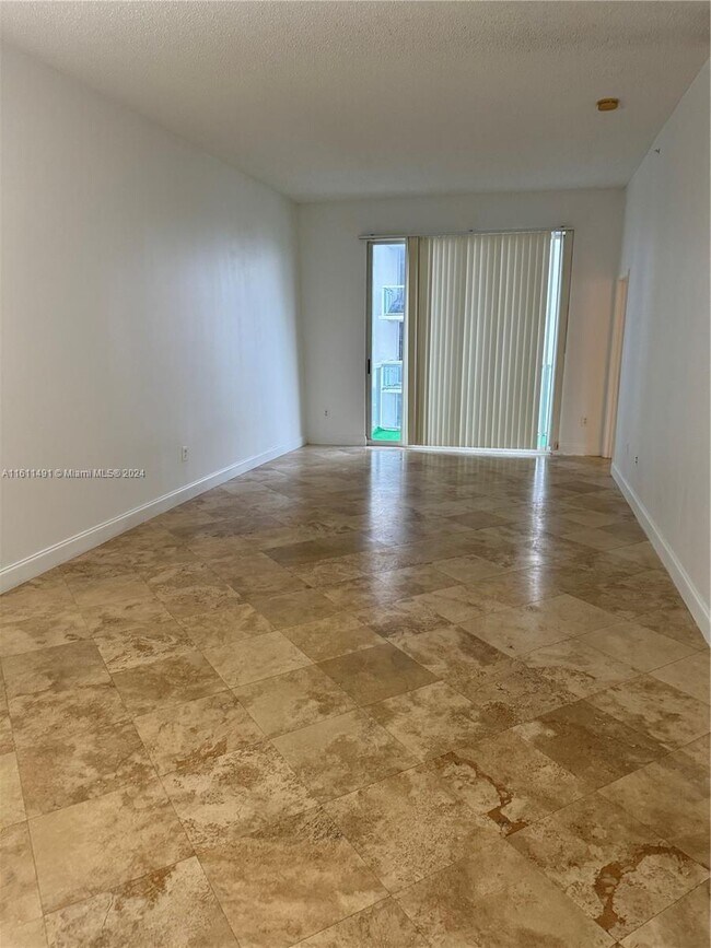 Foto del edificio - 5091 NW 7th St