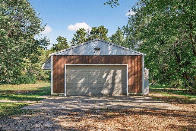 Building Photo - Acreage Property