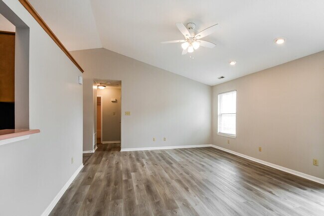 Foto del edificio - 6036 Miller Woods Ln