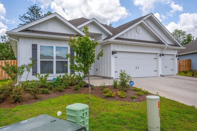 Foto del edificio - Stunning 4 Bedroom, 3 Bath Home in Shoal R...