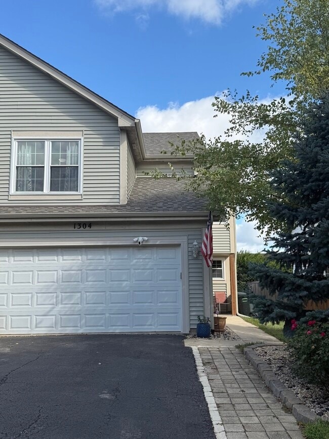 Building Photo - 1304 Derby Ln