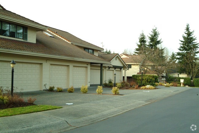 Building Photo - East Highland Townhomes