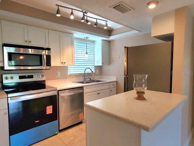 Building Photo - 1080 Bal Harbor Blvd