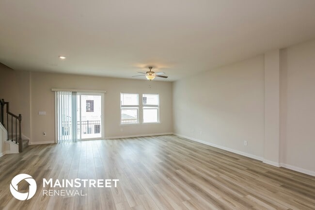 Building Photo - 1347 Sunny Lk Dr