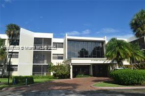 Building Photo - 491 Racquet Club Rd