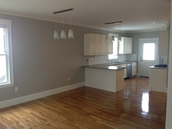 Building Photo - 110 Otis St