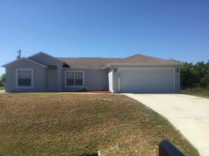 Foto principal - 1698 SW McAllister Ln