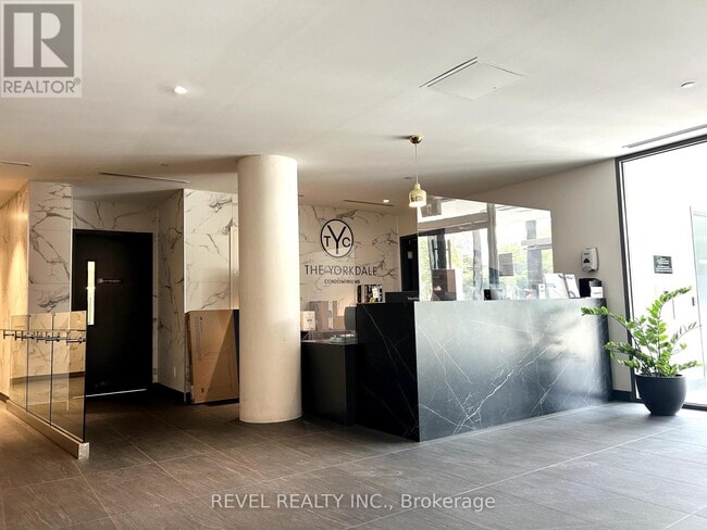 Building Photo - 160-160 Flemington Rd