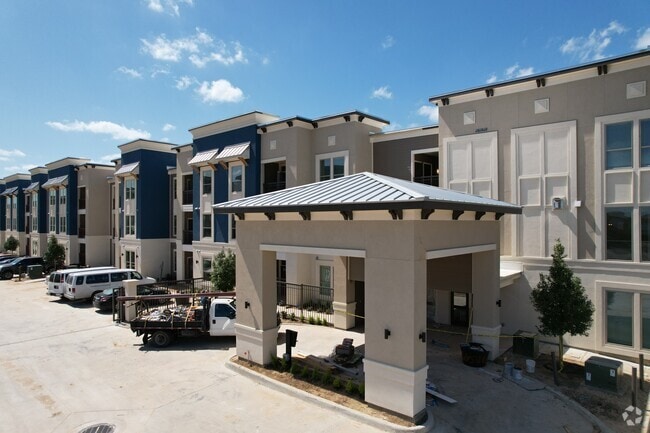 Building Photo - Campanile on Minimax