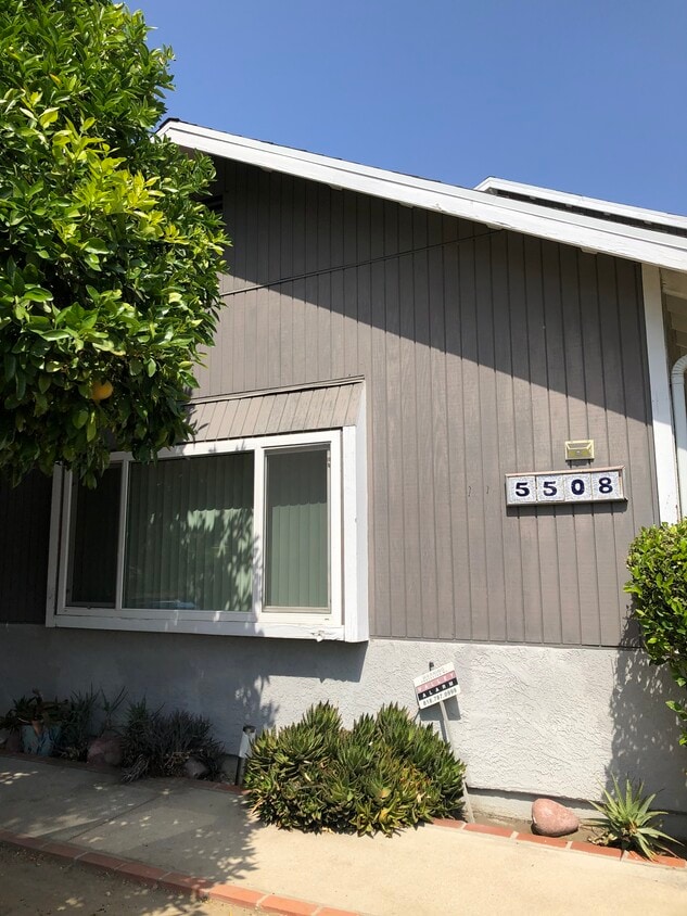Primary Photo - 5508 Woodman Ave