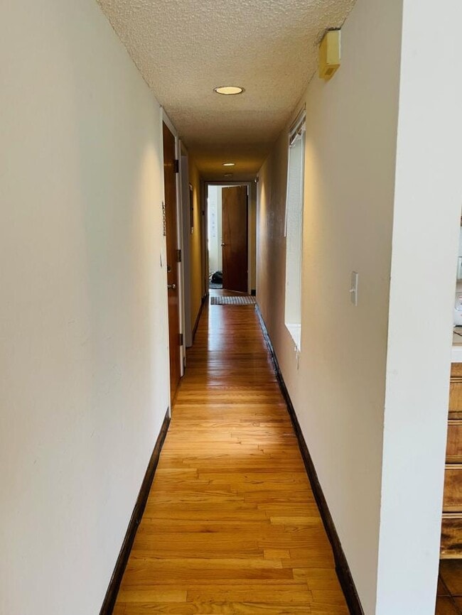 Building Photo - 3 bedroom in San Francisco CA 94121