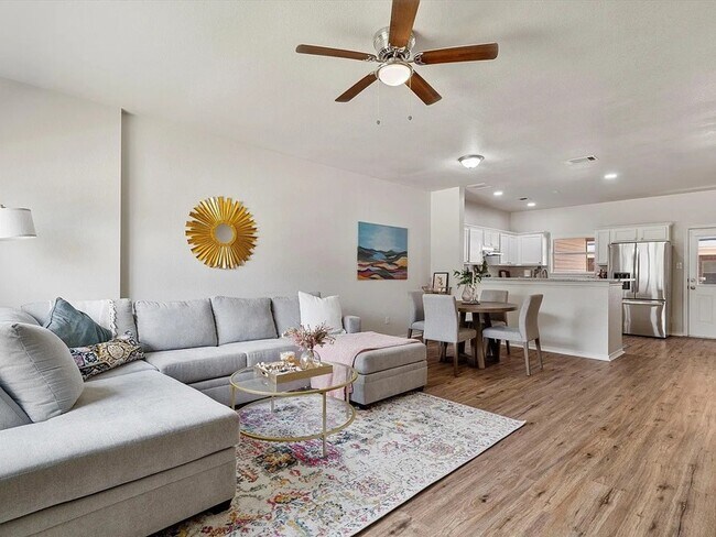 Foto del edificio - 2305 Homewood Ln