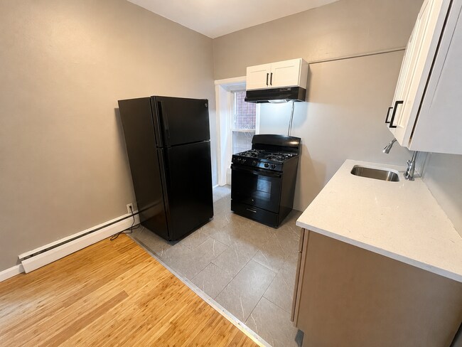 Building Photo - 300 Watchung Ave