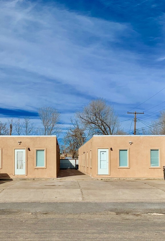 Primary Photo - 406 E 5th St