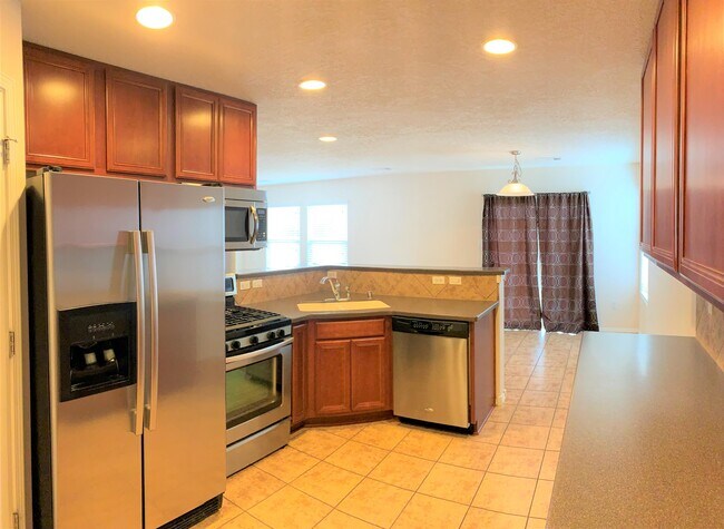 Foto del edificio - 10909 Fort Point Ln NE