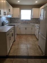 Building Photo - 132 Leeswood Cir