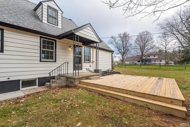 Building Photo - Complete Eastside Renovation - 4BR/4BA Large yard/Deck