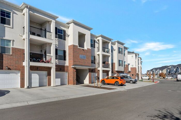 Primary Photo - LIKE NEW TOP FLOOR HERRIMAN CONDO - AVAILA...