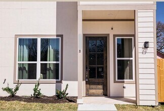 Building Photo - 5205 Bataan Rd
