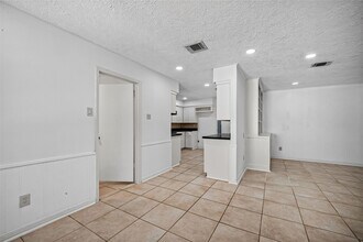 Building Photo - 3910 Chile Dr