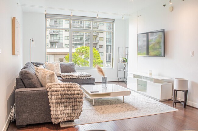Foto del edificio - 425 W Beech St