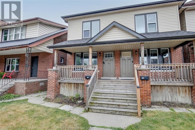 Building Photo - 975 Pelissier St