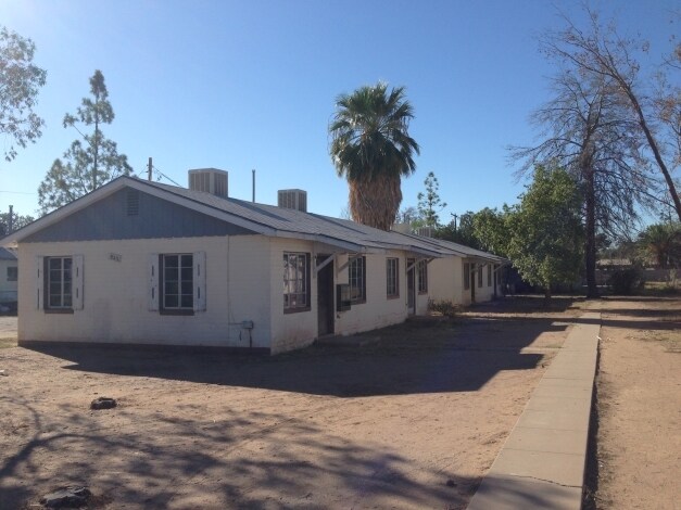 Primary Photo - 925-929 E Turney Ave