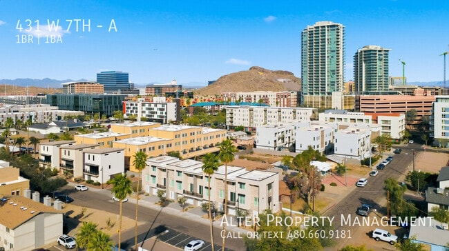 Building Photo - 431 W 7th St