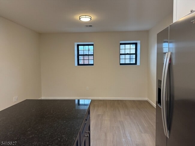 Building Photo - 188 Heckel St