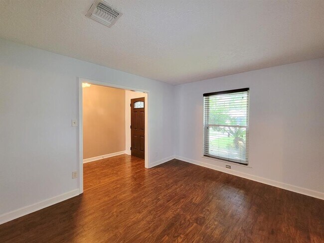 Building Photo - 15618 Tumbling Rapids Dr