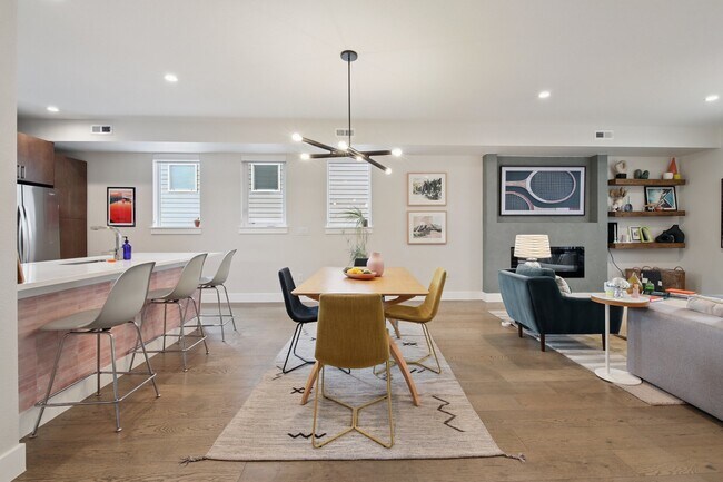 Foto del edificio - 3541 S Emerson St