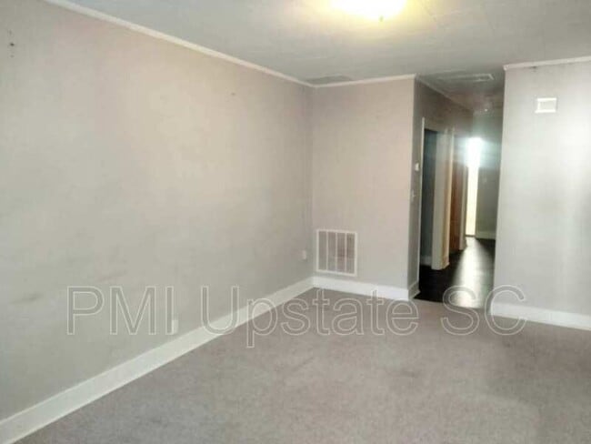 Building Photo - 7 Harts Ct