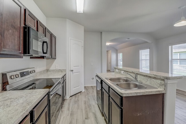 Building Photo - 1607 Oriole St